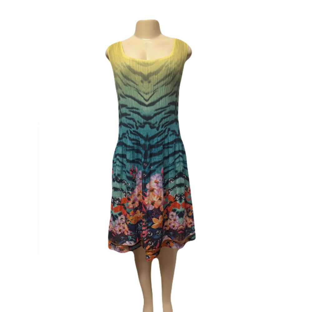 Vibrant Gradient Midi Dress Scoop Neck